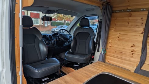 Limitless  – 2-4 berth Peugeot off grid campervan