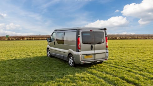 Roza – 4p Renault Camperbus from 2011 - suitable for almost any adventure!