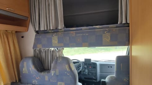 Fiat Ducato Weinsberg alcove camper 6 persons