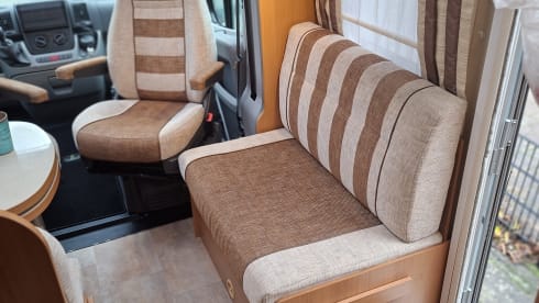 De Vrijbuiter – 2p Bürstner halbintegriert ab 2011