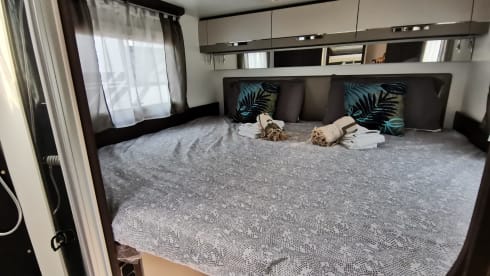 Gloednieuwe super uitgeruste Camper