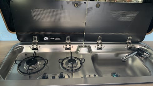 Scarlet The dormobile – Camper Ford a 4 posti letto del 2021