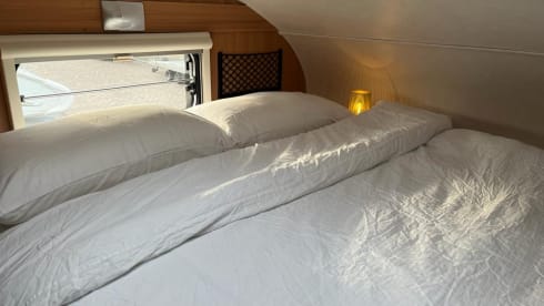 LMC Family Alcove Camper 6 persons Space saver! 