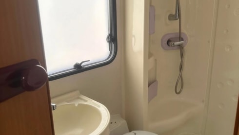 Camperverhuurvalencia.com – Nice camper for rent in Valencia