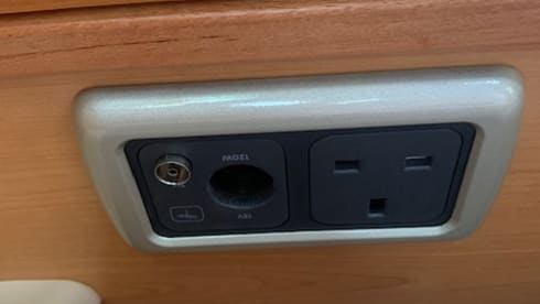 Harlie – 6 berth Euramobil Activa 820 HS 3.0L tag axle 