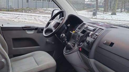 2p Volkswagen campervan uit 2003