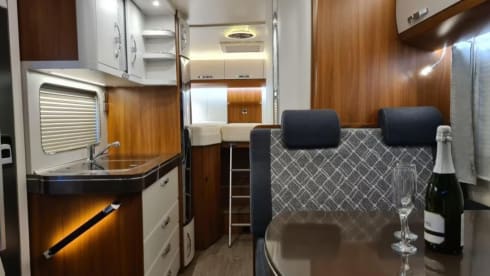 Holly - Rijd het avontuur tegemoet! – Very luxurious and fine Hobby (2018) for two people