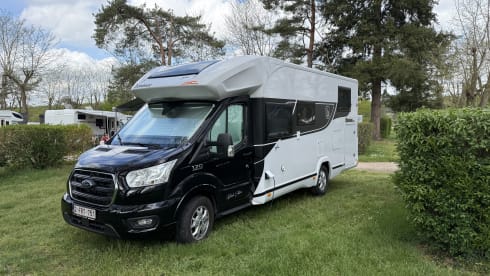 5p Ford semi-integrated uit 2024