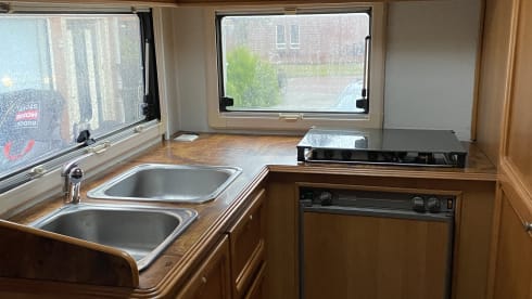 Cozy spacious family camper (5p)