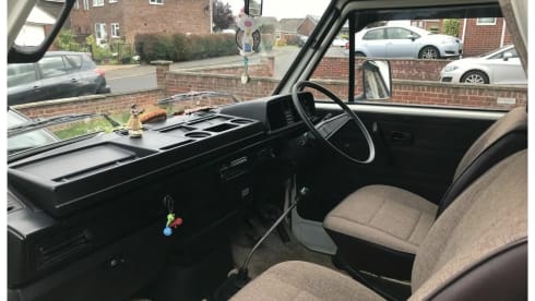 Gurty – VW T25 Holdworth conversion 