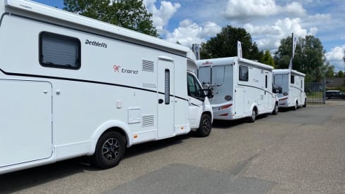 DUIN – Dethleffs Just 90 T7052 EBL Manual transmission | 2021 | 4 people