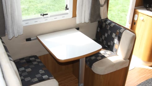 Superbrig 689TC – Fantastic family camper 7 person bunk beds Superbrig 689 TC