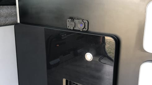 Sid – 2 Berth Renault Off-Grid Campervan