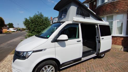 Dinah – 4 berth Volkswagen campervan from 2020