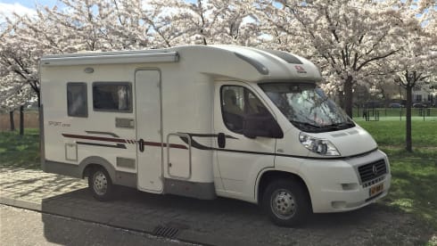 Comfortable 3 to 4 person Adria Sport 573 DF.