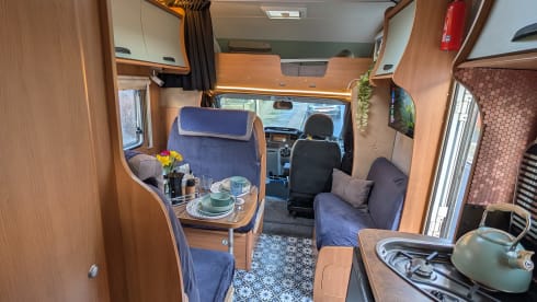 Big Bertha – Chausson-Nische mit 6 Schlafplätzen aus dem Jahr 2010