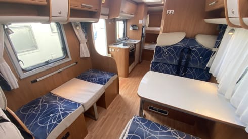 Cel4night – 7-seater overcab motorhome
