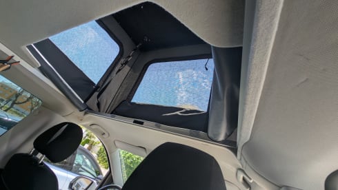 Elektra – 2-person Mercedes-Benz campervan from 2020
