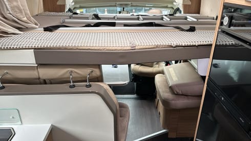 Family Camper with 5 belts, 5 sleeping places and complete inventory 