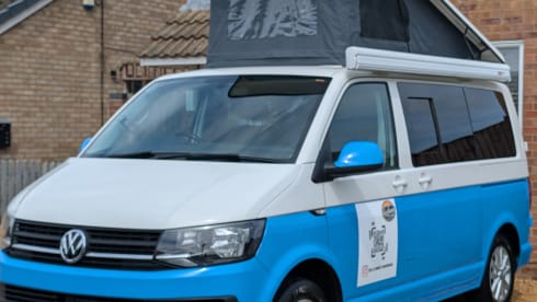 Victor – 4 berth Volkswagen campervan from 2017