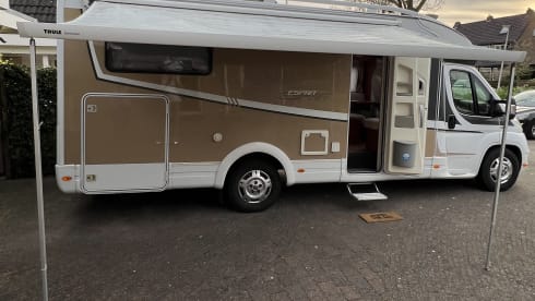 Esprit – 2p Dethleffs semi-integrated camper from 2014