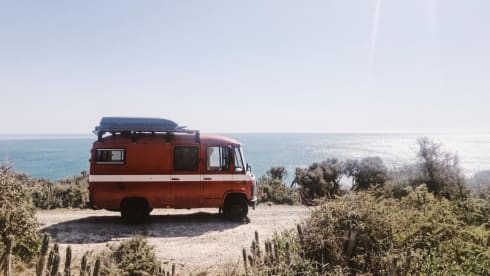 Ayub – old-school Mercedes fire bus and off grid camper