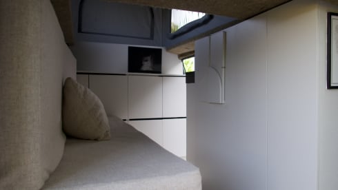 vanWoolly – Compact self-built camper bus
