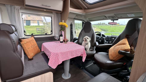 Very luxurious and spacious Adria Matrix family camper (max. 5 pers.).