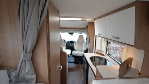 Carado V337 – Experience the freedom! (built in 2021) Compact and luxurious with all options and 2 beds