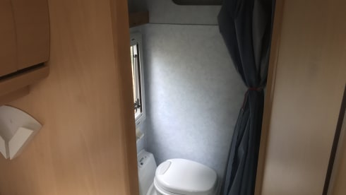 Neat 4 person camper