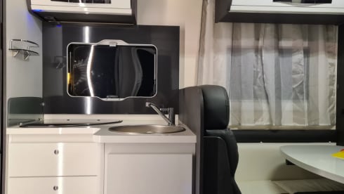 Camper Bolletje – Luxury 4p Roller Team semi-integrated from 2020