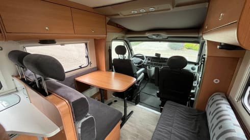 2p Weinsberg semi-integrated uit 2009