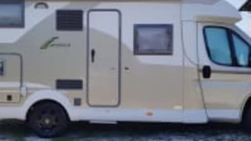 Pierpaolo – Camper semintegrale burstner ixxeo 666