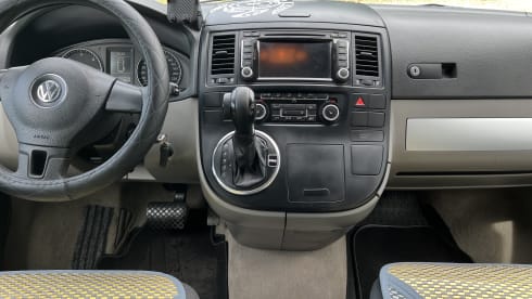 Black – Volkswagen California 4 posti letto