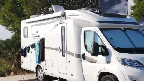 2p Hymer cl 588 semi-integrated from 2014