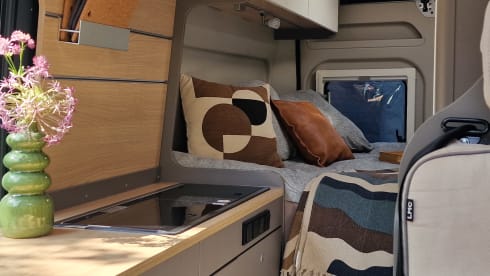 Kinderdijk – euro 6 off grid 6 m bus camper with many extras