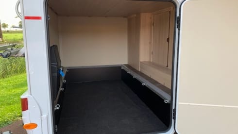 Sunny – Sunlight A70 alcove 6 person Automatic 150 HP built in 2018