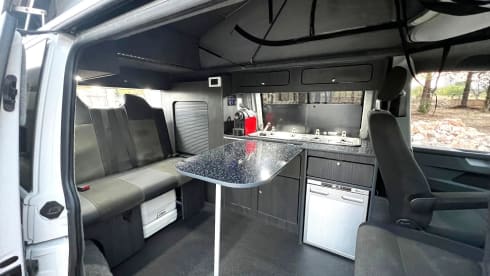 Bulli Adventure – Vw T6.1 Vulamdander Family Van