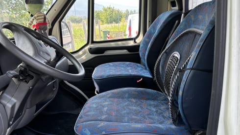 Noleggio Camper 7 Posti - Spazioso e Confortevole!