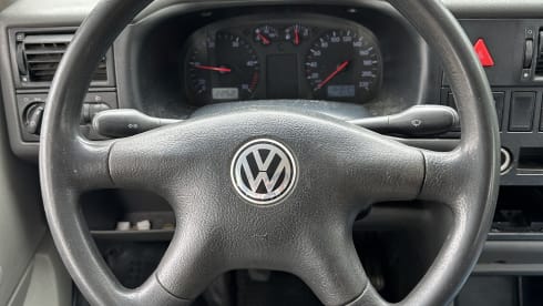 2p Volkswagen bus from 2002