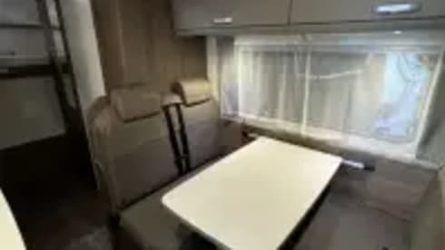 Spazioso Carado A361 mansardato da 6 posti del 2024