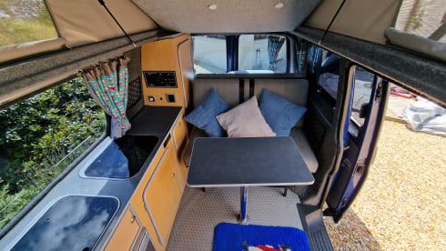 VW T5 Pop-Top 4 couchages | Explorez les environs de Glasgow