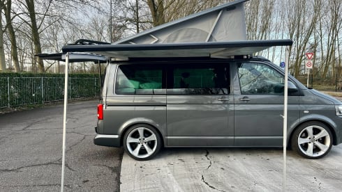 Multivanspecial – 4-seater Volkswagen bus from 2013