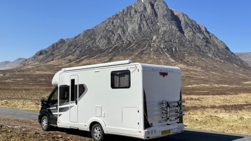 Clan Calder Motorhome – Luxury 4 berth Autotrail Automatic