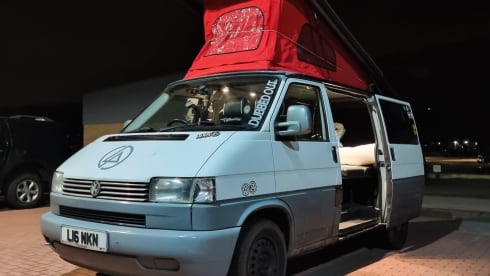 Link  – Head turning 4 berth Volkswagen T4