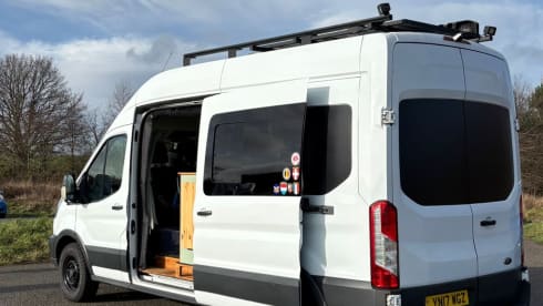 Yeti – 4 berth 2017 Ford Transit Mk8 Off Grid Camper Van