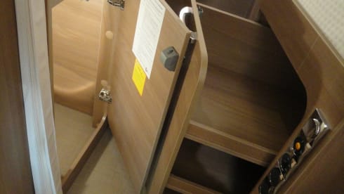 Burstner Fiat Ducato – Luxury camper with many amenities, super complete