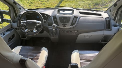 Full option 5 person Benimar automatic