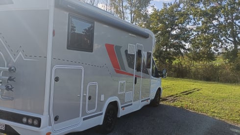 Onze bus – 4p Challenger semi-integrated uit 2023