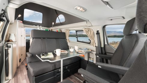 Adventure cooking and fun – 5p Ford campervan uit 2020